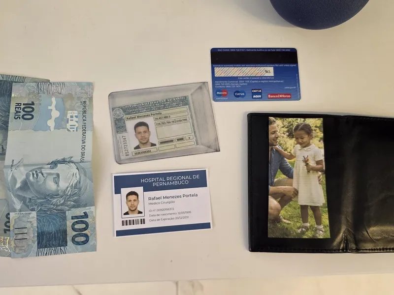 Carteira e documentos da vítima